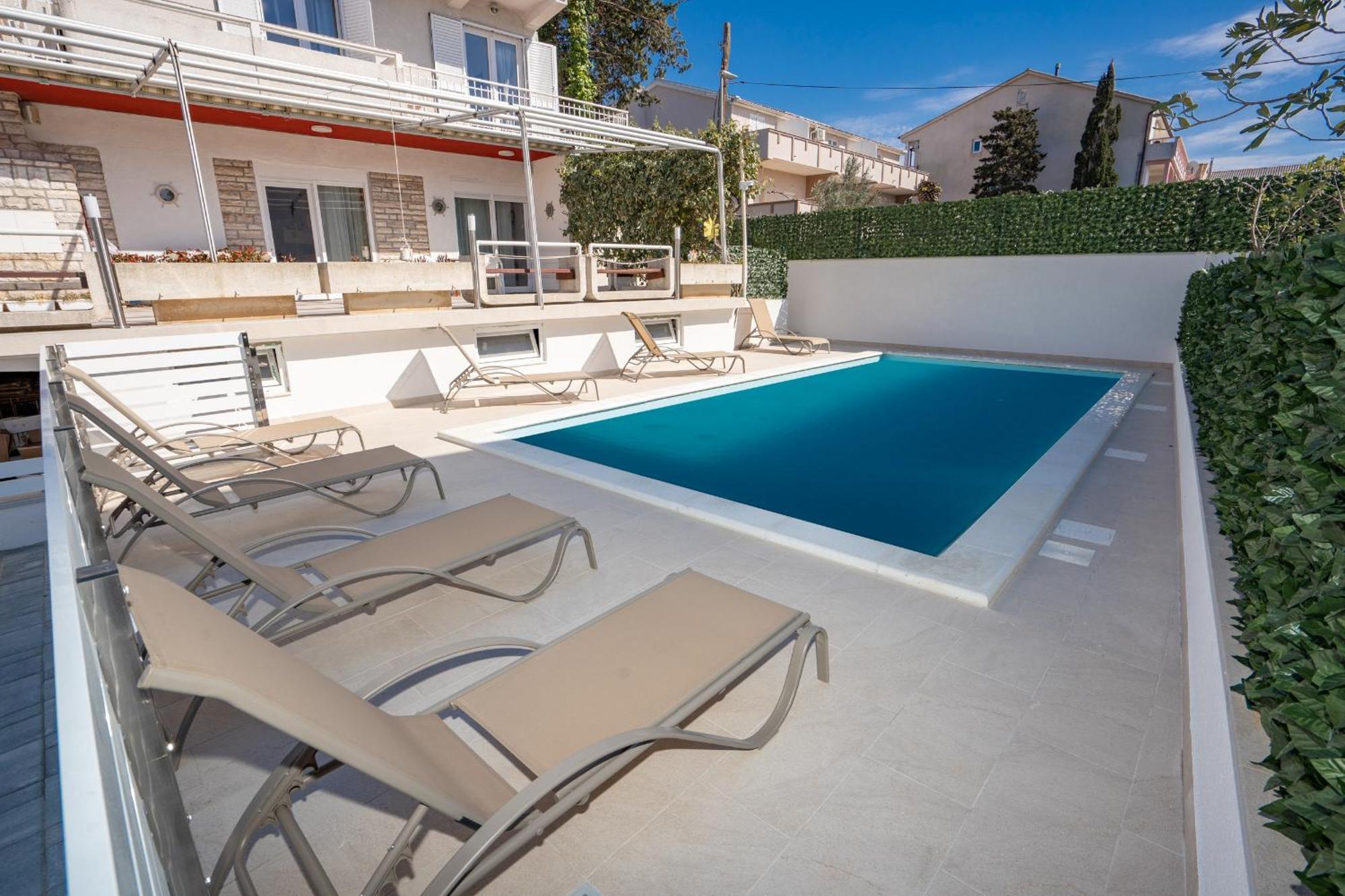 Pool Mansion Magnolia - Comfort Rooms Novalja Kültér fotó