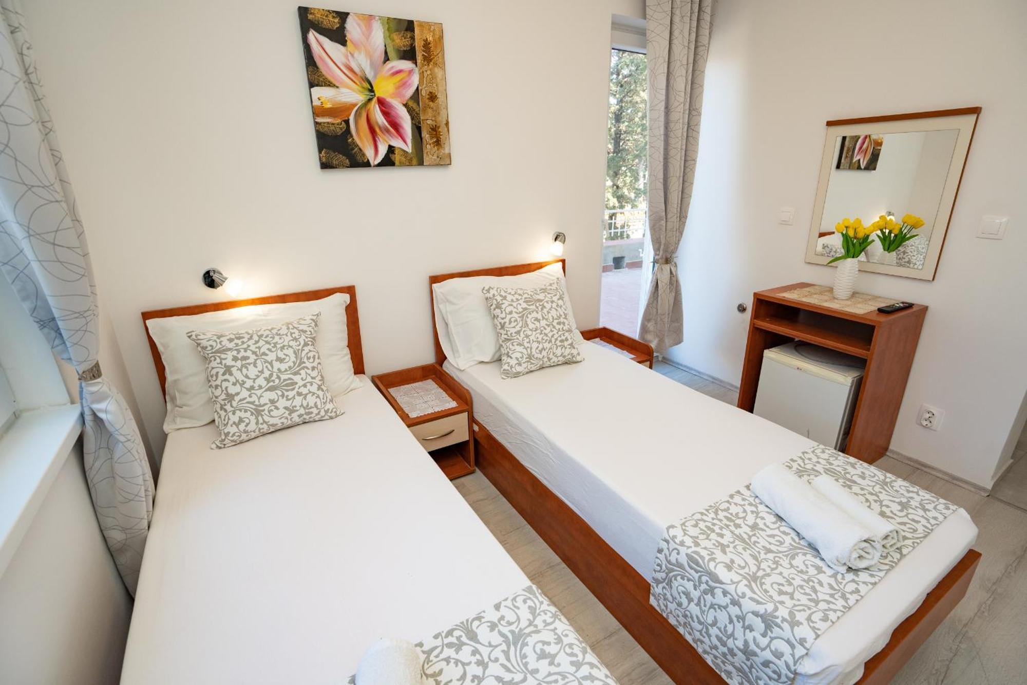 Pool Mansion Magnolia - Comfort Rooms Novalja Kültér fotó