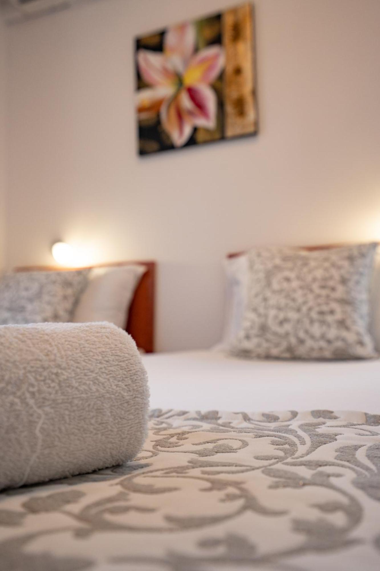 Pool Mansion Magnolia - Comfort Rooms Novalja Kültér fotó